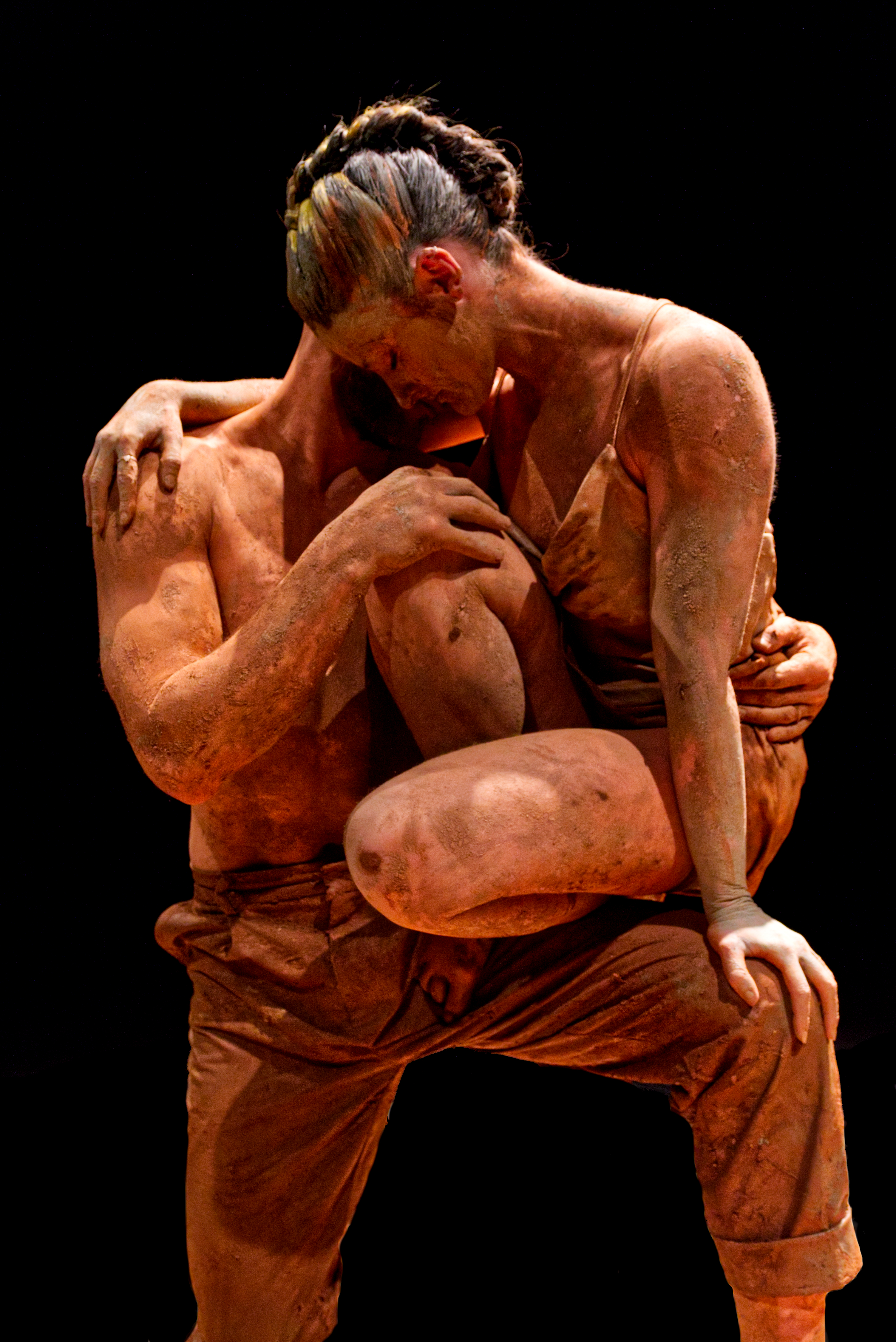 SPECTACLE : ‘Humus’, ou l’alliance de la poésie et de la technique dans un spectacle de danse